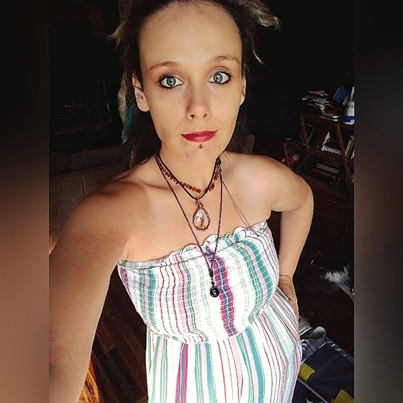 Meet your Posher, Kay - Picture 3 of 4